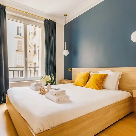Chic - 2br 4p - Trocadero *