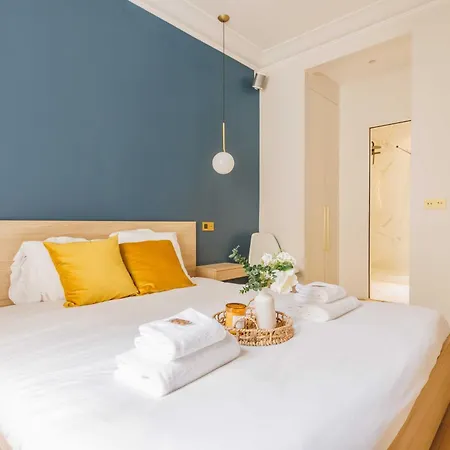 Chic - 2br 4p - Trocadero *