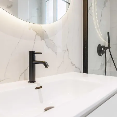 Chic - 2br 4p - Trocadero
